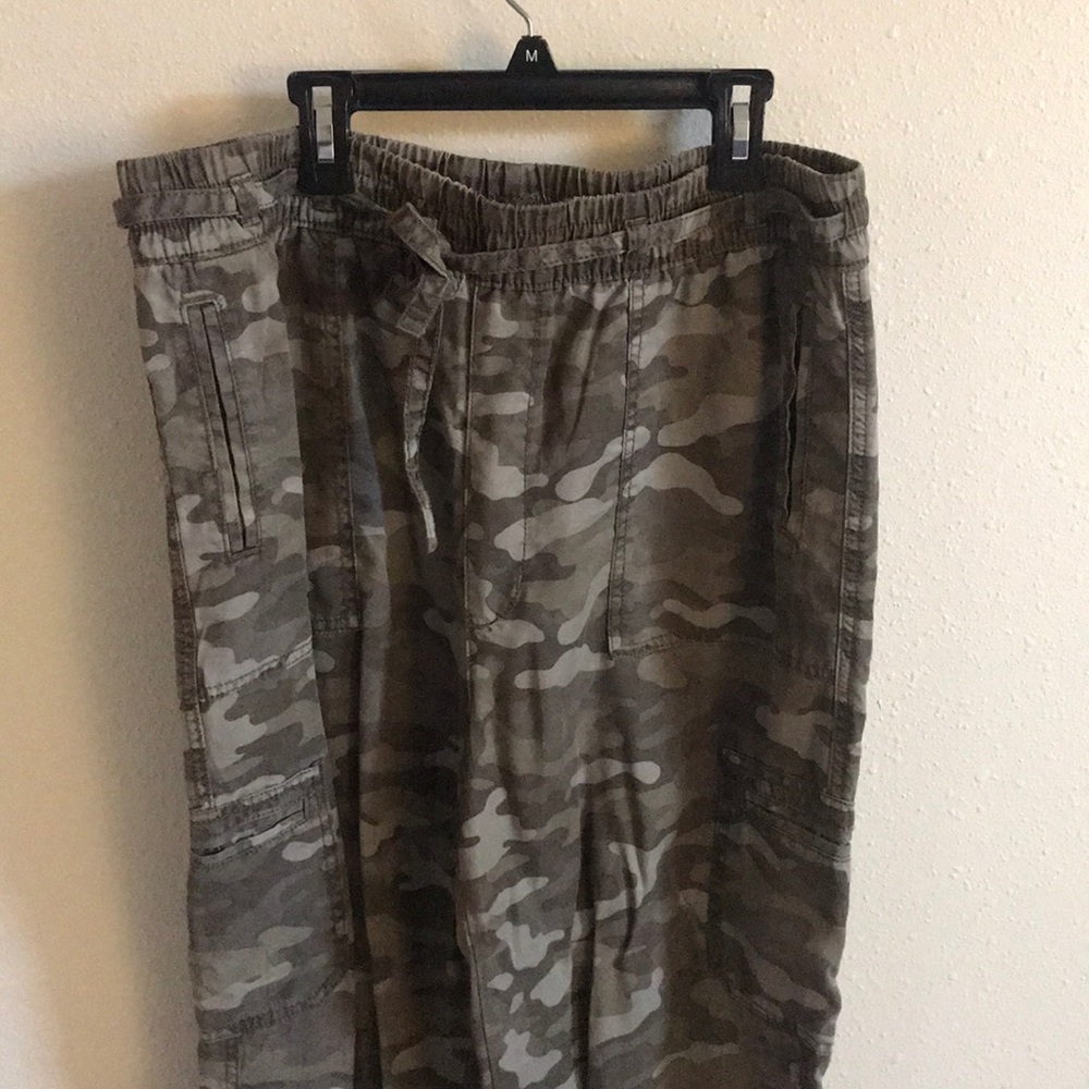 AE Camo Soft Pant Women’s Jogger